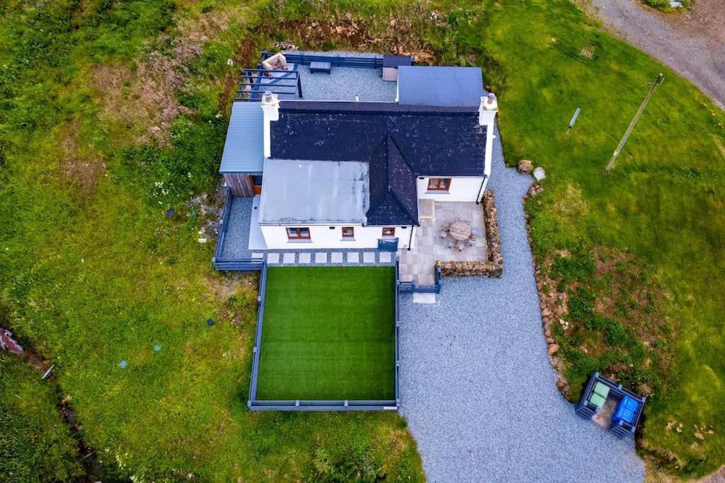 No. 6 - The Little House That Gives You A Hug Trumpan Eksteriør billede